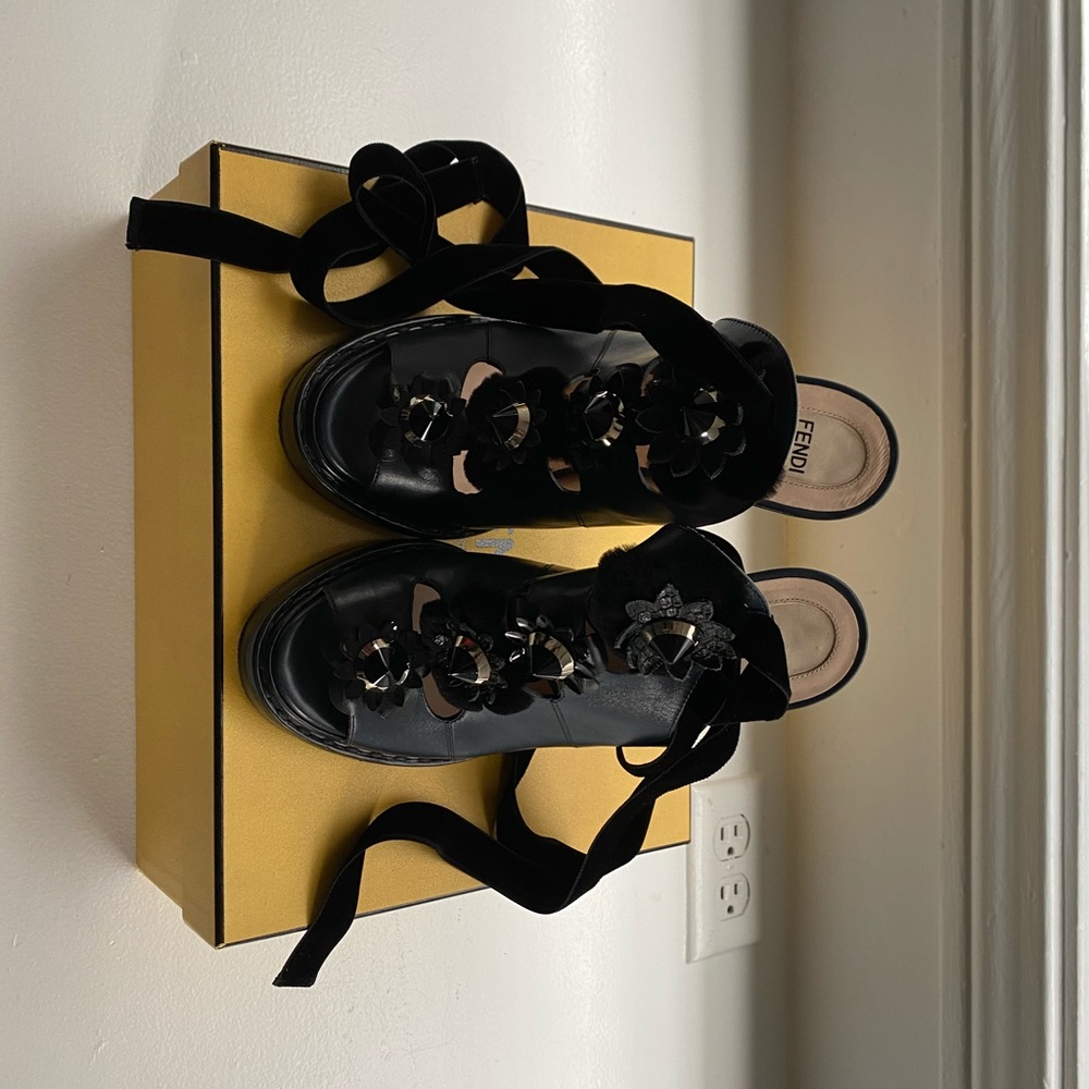 Fendi tie up pumps
